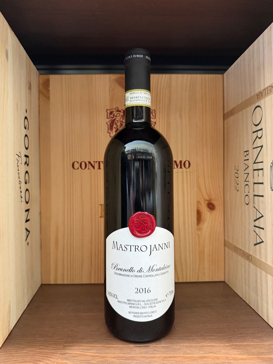 Bottiglia di Brunello di Montalcino 2016 Mastro Janni, vino rosso toscano in bottiglia con etichetta elegante.