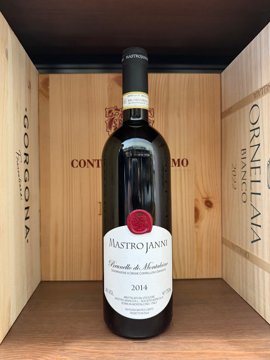 Bottiglia di Brunello di Montalcino 2014 Mastro Janni, vino rosso toscano in bottiglia con etichetta elegante.