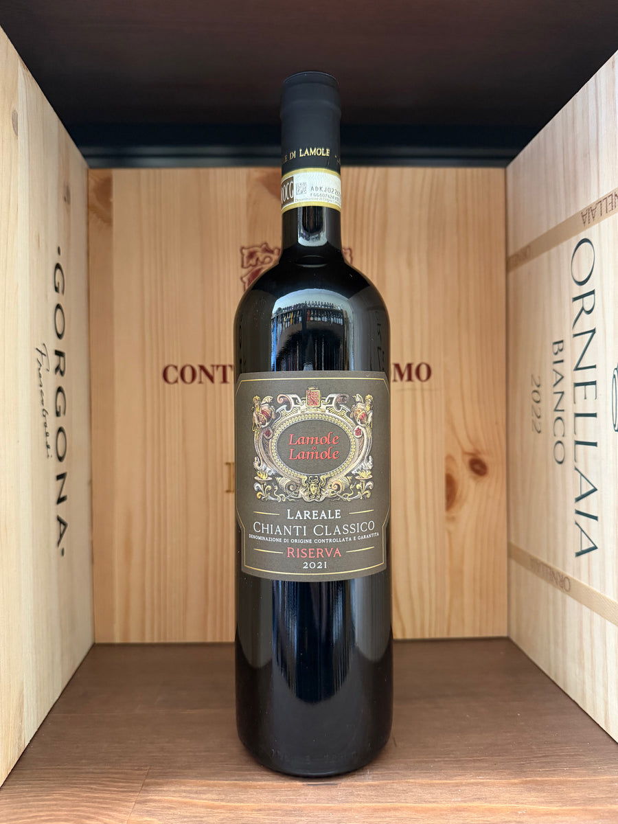 Bottiglia di vino Chianti Riserva Lamole Lareale 2021 di Enoteche Toscane su sfondo neutro