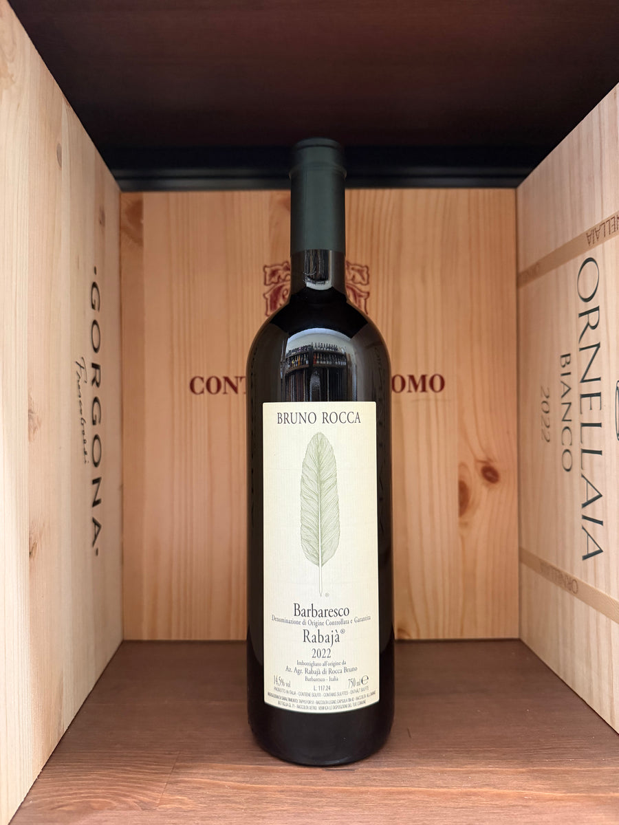 Bottiglia di vino Barbaresco Rabaja Bruno Rocca 2022, etichetta elegante, da collezione o degustazione.