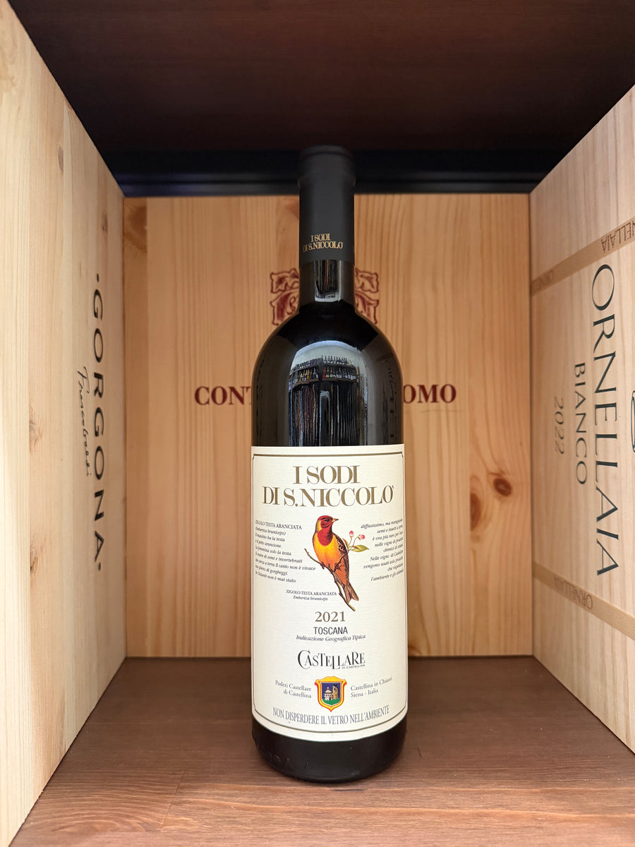 Calice di vino rosso I Sodi di S.Niccolo Castellare 2021, bottiglia di vino toscano di alta qualità.