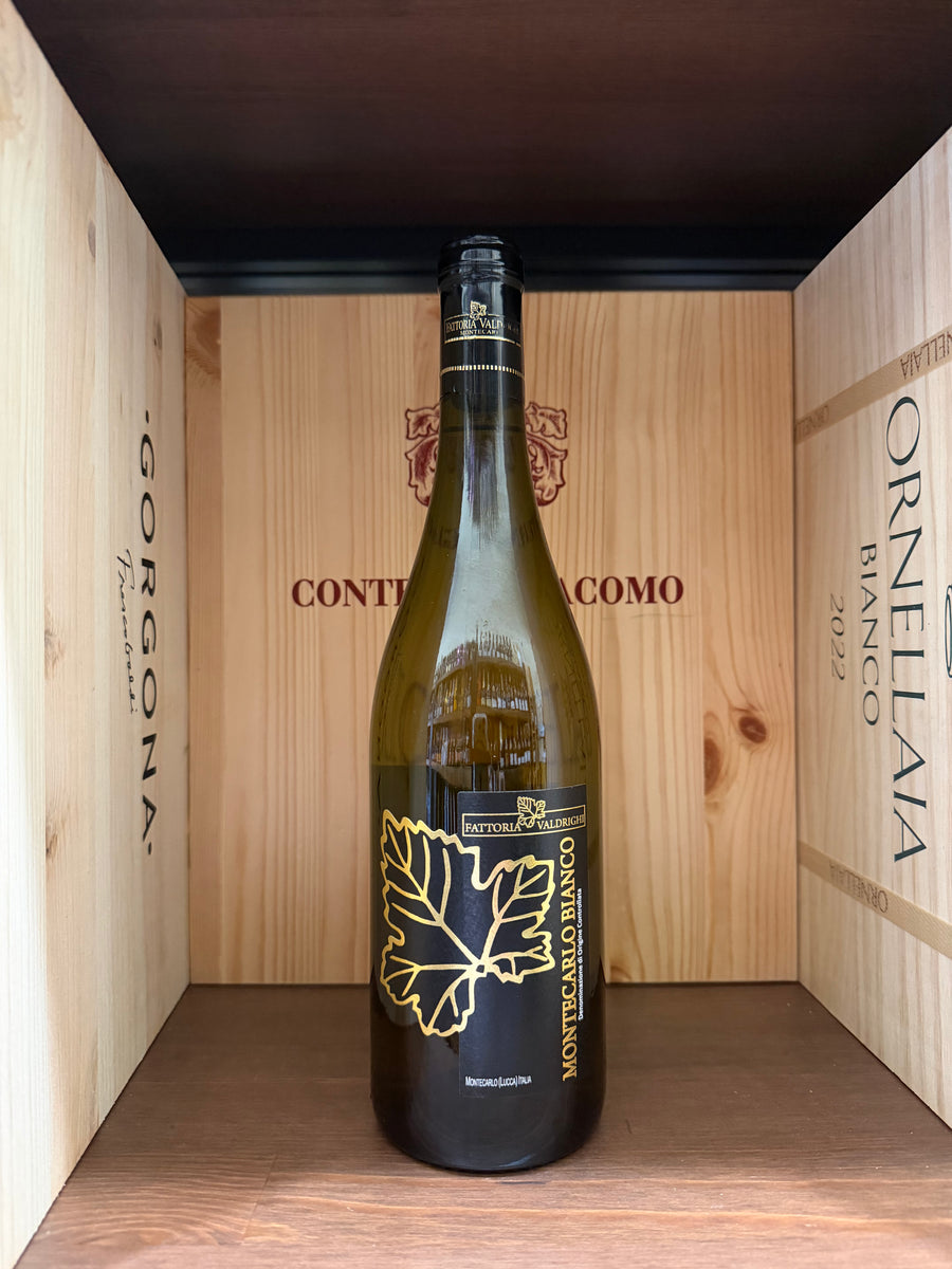 Bottiglia di vino Montecarlo Bianco Fattoria Valdrighi 2024, etichetta elegante, su sfondo neutro, vista frontale.