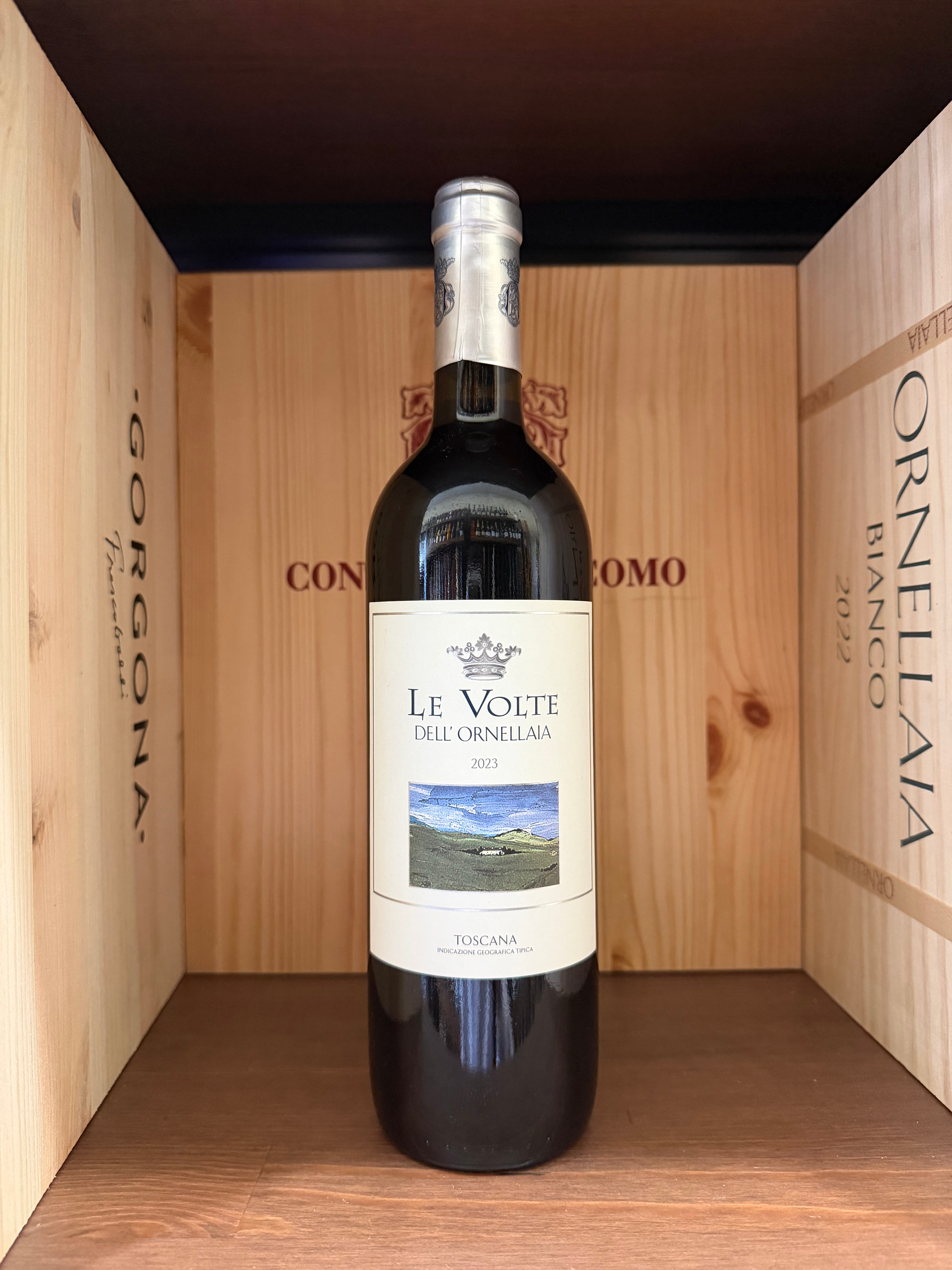 Bottiglia di Le Volte Dell'Ornellaia 2023, vino rosso di alta qualità prodotto da Enoteche Toscane.