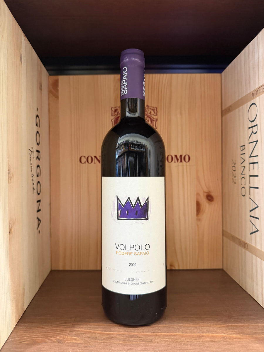 Bottiglia di vino Volpolo 2020 Bolgheri di Podere Sapaio, Enoteche Toscane, con etichetta elegante e dettagli sulla bottiglia