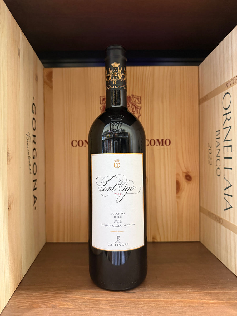 Bottiglia di vino rosso Cont' Ugo Bolgheri 2023 Guado al Tasso, etichetta elegante su sfondo neutro.