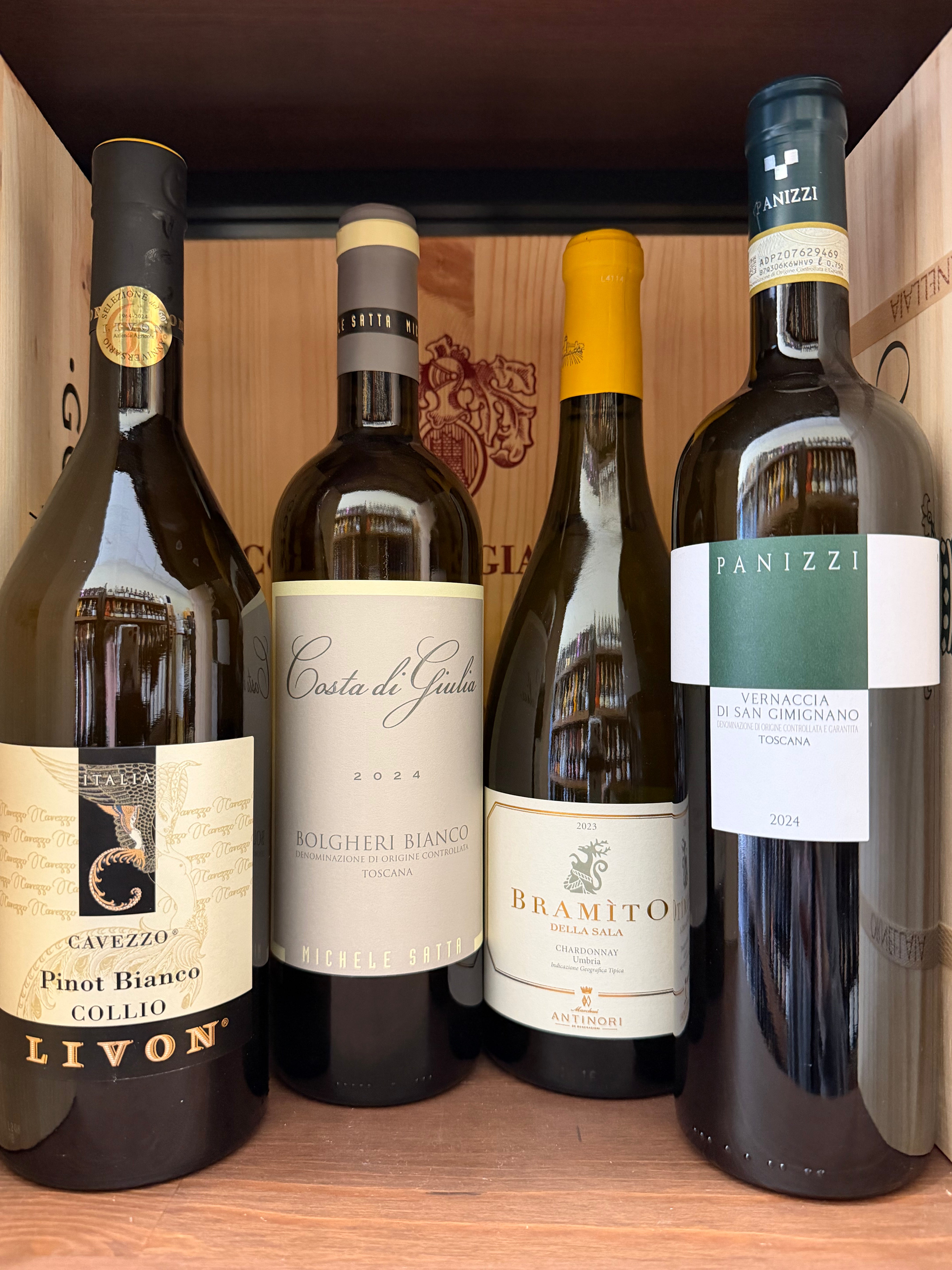 Scatola con 4 bottiglie di vino bianco Enoteche Toscane, confezione regalo elegante e elegante.