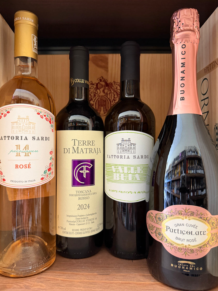 Box di 4 bottiglie di vino Enoteche Toscane Lucca, confezione regalo con etichette eleganti e vini di qualità