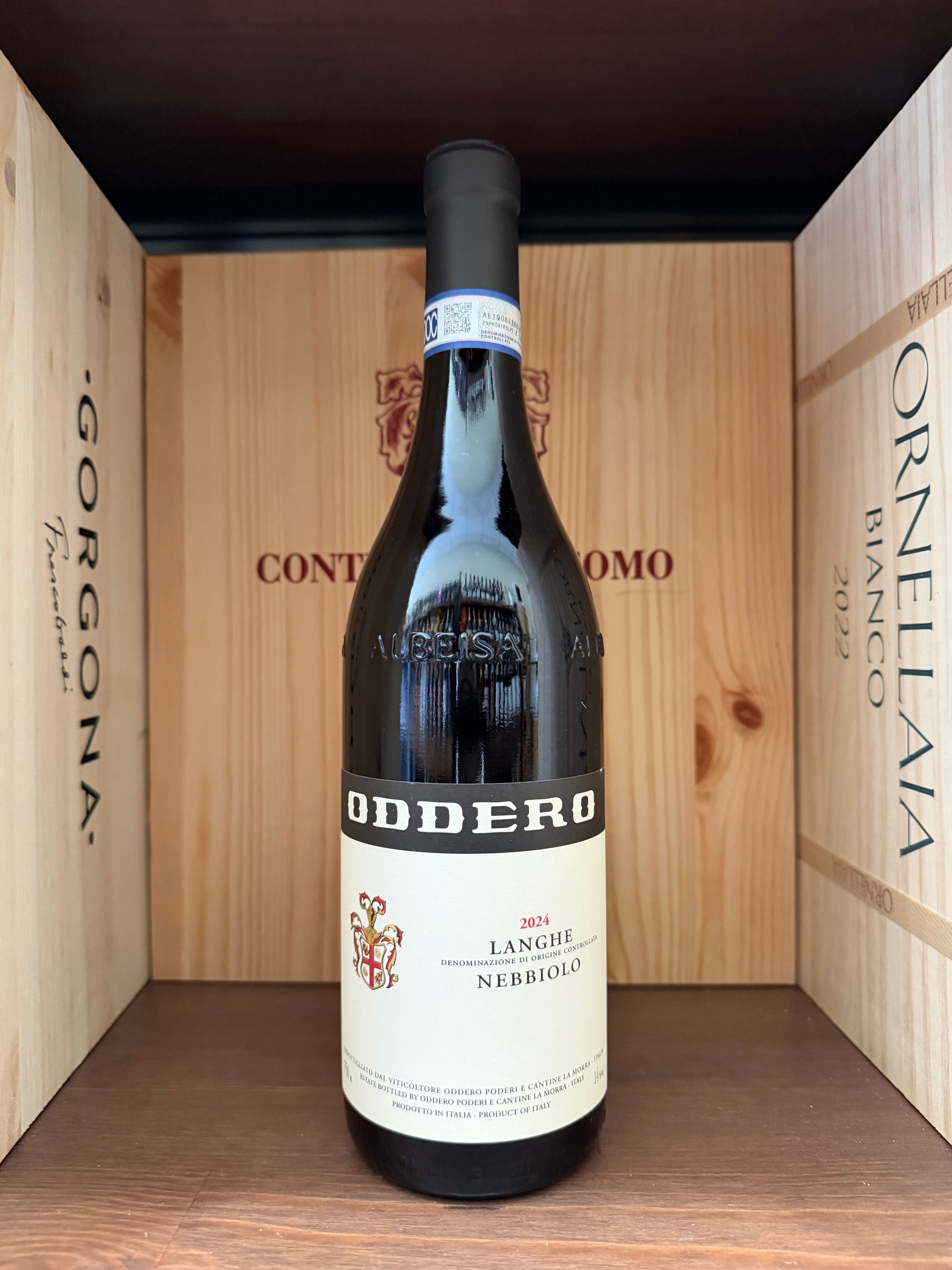 Bottiglia di vino Oddero Langhe Nebbiolo 2024 di Enoteche Toscane, con etichetta elegante e dettagli del packaging.