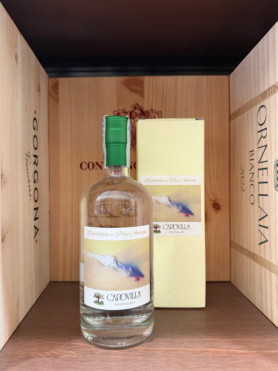 Distillato di pere Antiche Capovilla in bottiglia elegante, prodotto artigianale di alta qualità, vista fronte dell'ampolla.