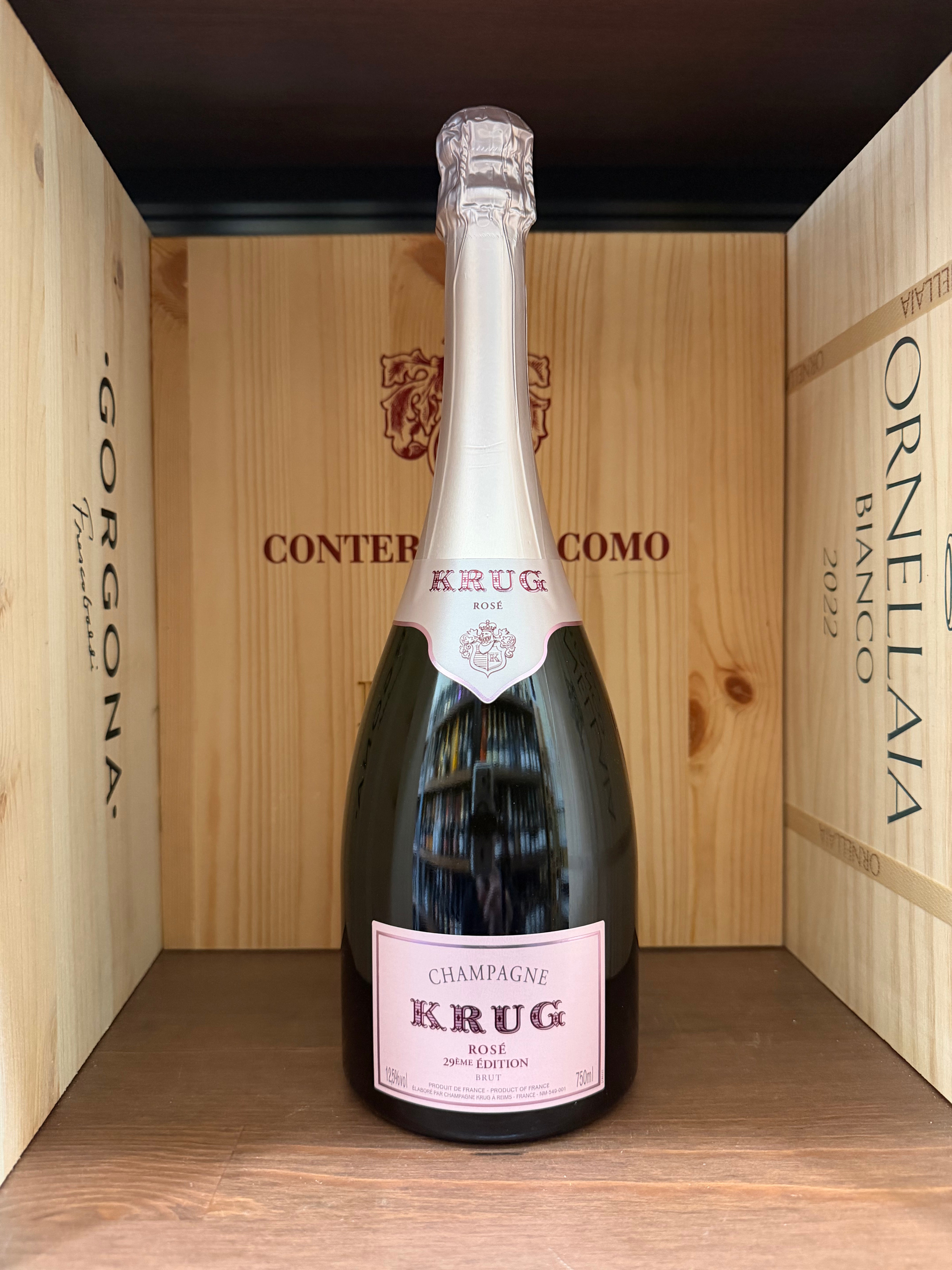 Bottiglia di Krug Rosé 29ª Edizione Brut di Enoteche Toscane, con etichetta elegante e dettagli del collo.